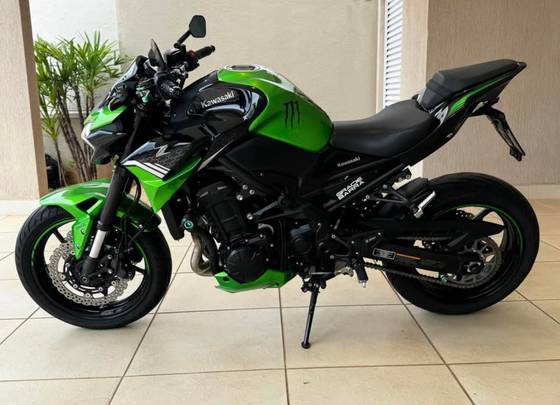 KAWASAKI Z900 